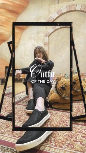 Naidy Asamizu Offical on Instagram: "とある日のコーデ。 無駄を削ぎ落としたシンプルさに、 足元だけさりげなく存在感を💎 軽やかな履き心地と、品のある艶感。 ラフなのに、どこか洗練されて見えるのが好き。 気取らず、でもちゃんとおしゃれでいたい日に。 #PR @karadaniluck #カラダニラック #スリッポン #大人の余裕 #naidy"