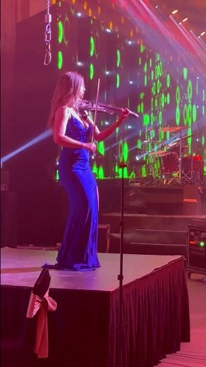 Dancing Queen performed by Roxanne | Solo Female Violinist