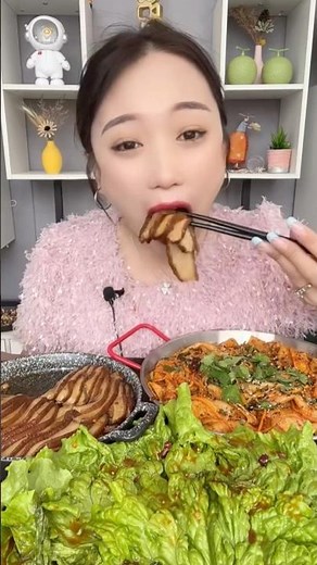 发10包,我吃的2包,细面也很劲道,辣酱偏咸口,甜味不明显,中辣,口感更中式,这款可以泡可以煮 #白象 #火鸡面 #短视频带货王