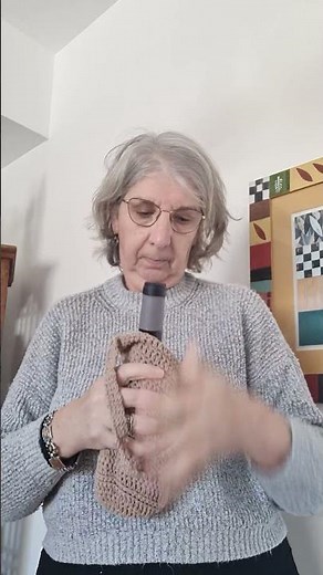 Easy Crochet Wine Bottle Holder + free pattern