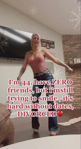 single American woman 🇺🇸#usasinglelife #question #dating #love #alone #divorced #shorts #single