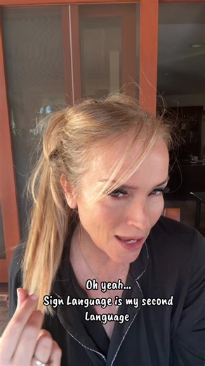 Exploring the Beauty of Sign Language in My Favorite Song