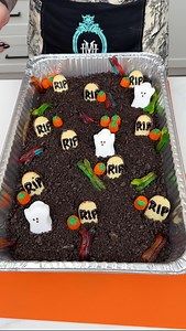 Easy spooky treat! #Halloween #dessert #chocolate | Rick's Friend Justine