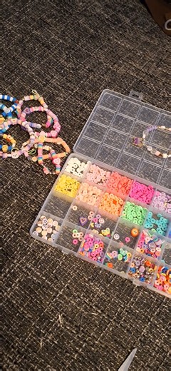 Brățări DIY pentru colegii de grădiniță