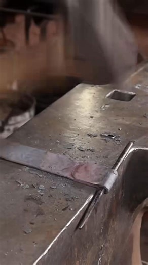 Moravian strap hinge in 1 minute