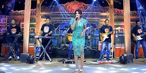 Lirik & Chord 'Lilo' Beserta Terjemahan Bahasa Indonesia, Difarina Indra Adella