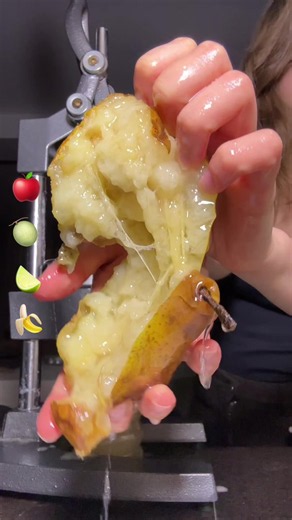 Juicing frozen fruits: apple, melon, lime, banana and pear🤤 #juice #manualjuicer #asmr #frozenfruits #kitchenhacks