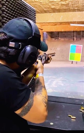 Practicing with a classic Carbine.38 (Carabina.38)