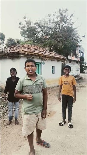 Tut jaaye chappal to jud jaati Hai 🤔