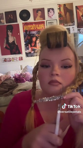 Whoville Christina Whoterberry makeup and hair tutorial from How the Grinch Stole Christmas 2000