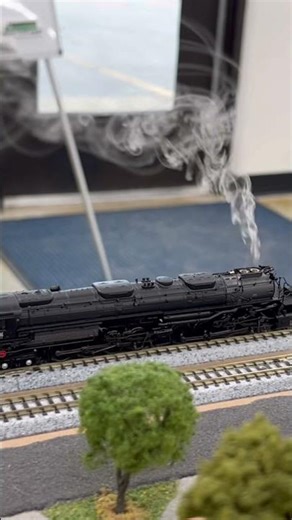 Broadway Limited Union Pacific Bigboy with smoke N scale