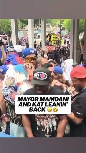 NOW LEAN BACK #knicks #knicksparade #newyorkcity