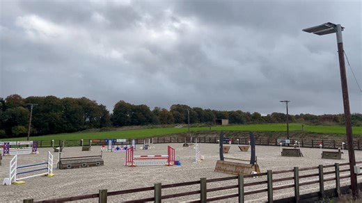 💥Arena Eventing is GO 💥 With 12 xc jump elements & a course of 8 show jumps (including a double & related) I’m not sure we could fit much more into the arena 💪, there’s certainly plenty to play over! Bookings via www.sparrowbushfarm.co.uk | Sparrowbush Farm