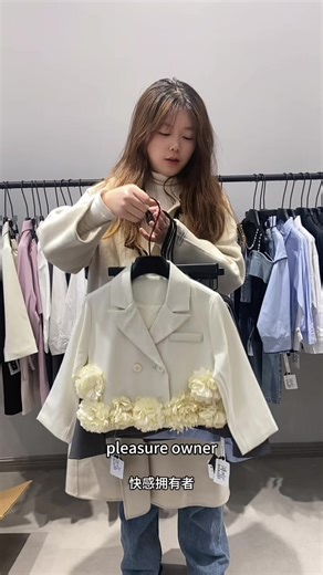 A Chinese children's clothing wholesaler specializing in high-quality children's apparel. If you're in the children's clothing business, please contact me. #ChildrensClothingFactory #Jeans #KidsDenimSuits #NewSummerStyles #GlobalShipping