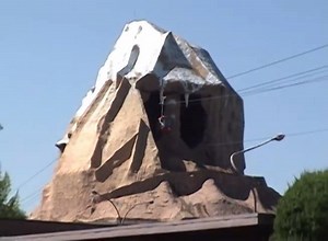 Nara Dreamland - Disneyland Bootleg Theme Park!