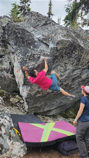 Where the Wild Things Are V4 - Skull Hollow Zone, East Fields - Kelowna Boulderfields
