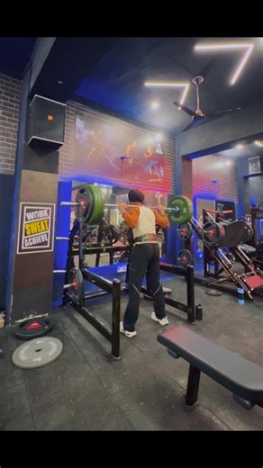 Never skip leg day 🦬 #shorts#viral#gym#legday#workoutmotivation#balkaran fitness #heavy dumbbell