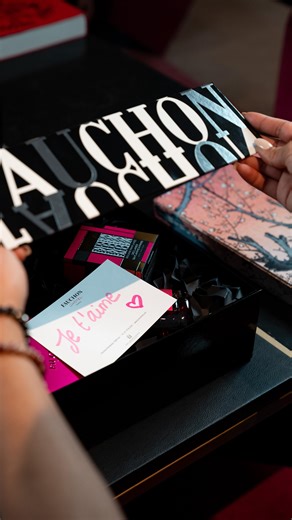 Unbox love, the Fauchon L’Hôtel Paris way. FAUCHON Rosé Champagne, a scented FAUCHON candle and delicious FAUCHON chocolates — Valentine’s Day starts here. 💕🍾✨ ___ Déballez l’amour, façon Fauchon L’Hôtel Paris. Champagne FAUCHON rosé, une bougie FAUCHON parfumée et des délicieux chocolats FAUCHON — la Saint-Valentin commence ici. 💕🍾✨ #FauchonLHotelParis #LHWTraveler #LHWmoments #FAUCHON #LeadingHotelsofTheWorld @leadinghotelsoftheworld @ru.and.co @hellolacom @muse__collection | FAUCHON L'HÔT
