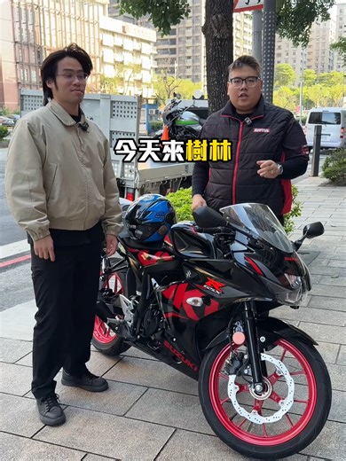 黑紅色小阿魯購車體驗