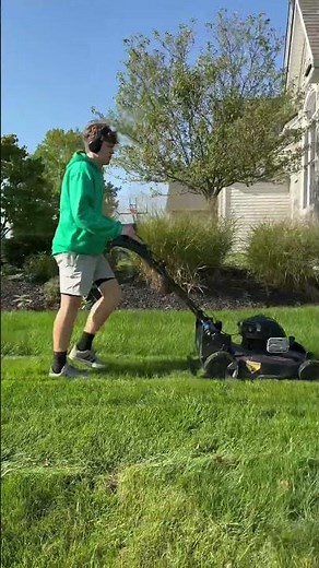 Watch our crew in action with the Toro 21” Personal Pace SMARTSTOW Super Recycler! ‪@toro‬