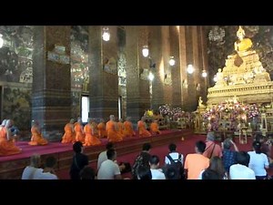 Monks chanting at Wat Pho, Bangkok