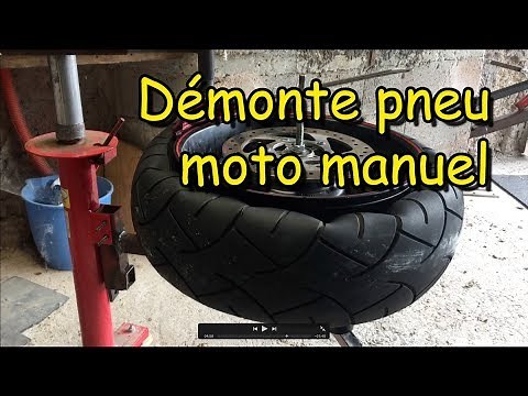 Demonte pneu moto manuel. Motorcycle manual tire changer.