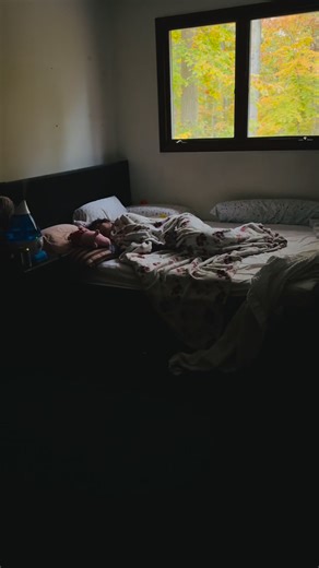 Checking on her before I head out to take her brother to school — cold Wednesday morning vibes ❄️☕️ Good thing Daddy’s home, so this sleepyhead gets to stay wrapped up in dreamland. Recharging her batteries before she’s back to her full-of-life, drive-Mama-crazy self 😅 My little Peppa girl… even Peppa has to sleep right next to her 🩷🐷 #gabbysjourney #piecesofmyheart #autismacceptance #autismfamily | LC De La Vega