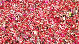 Arkansas State Red Wolves Football coach Blake Anderson's wife, Wendy, died Aug. 19 after a two-year battle with breast cancer. Today, the University of Georgia held a "pink out" in her honor 🙏 | SportsCenter
