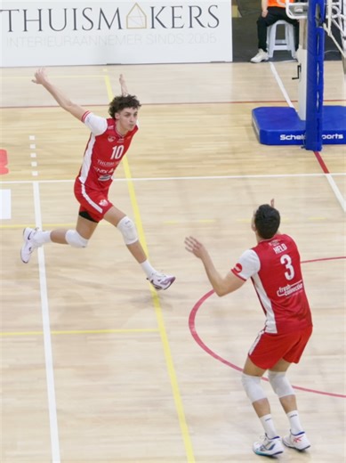 Zie jij het ook? Met de mooie trainersmateriaal.be truitjes van Antwerpen 🤩