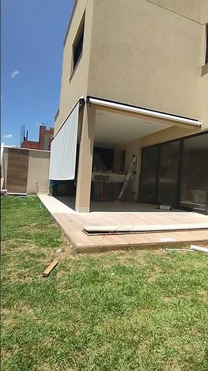 TOLDO RETRÁTIL EM LONA PVC MOTORIZADO