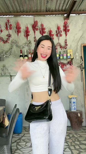 Only at : CEBU Luxury Wharehouse ‼️ live starts @8Pm ! And super sale sila bebs ‼️😱🫶🏻 | Beverly Galez