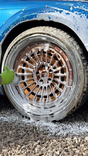 Alien Magic HQ - Satisfying Wheel Clean #alienmagiccarcare #satisfyingvideo #wheelcleaning #carwash