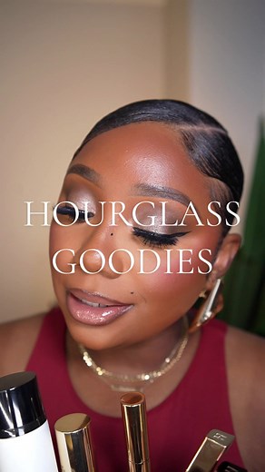 I used my @Hourglass Cosmetics PR goodies to create this look. I love how it turned out. Wow! 🩶✨ Full Deets ↓ ❥ Airbrush Primer ❥ Seamless Finish Foundation Stick (Chestnut) ❥ Vanish Airbrush Concealer (Maple & Flax) ❥ Veil Translucent Setting Powder (Translucent Deep) ❥ Veil Soft Focus Setting Spray ❥ Unlocked Instant Extensions Mascara ❥ High Shine Volumizing Lipgloss (Strike) ❥ Veil Powder Brush ❥ Seamless Finish Concealer Brush #makeuptutorial #prmakeup #hourglassconcealer #hourglass #makeu