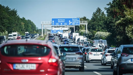 Bei Stau auf Autobahnen: Durchfahrtsverbot soll Gemeinden entlasten