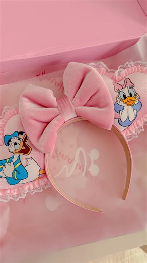 Stephanie on Instagram: "The perfect ears for the month of 💕February🥹💕💙 Ears: @imajineartears #disneyears #minnieears #shopsmall #disneystyle #magicmail"
