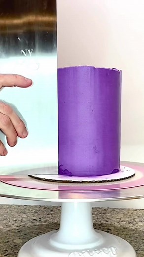 💜 who loves purple?! #cake #cakedecorating #tallcake #purple #layercake #cakevideo #xyz