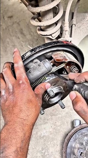 How to Service Drum Brakes the Easy Way! 🛠️ #DrumBrakes #Mechanic #carrepair