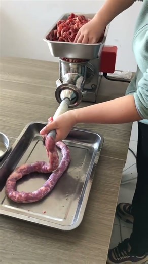 A meat grinder and sausage stuffer that can both grind meat and stuff sausages! #food #shorts