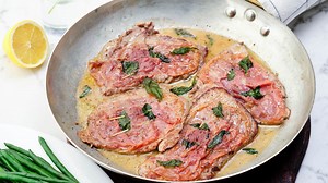Saltimbocca – recept på italiensk klassiker med kalvkött och parmaskinka