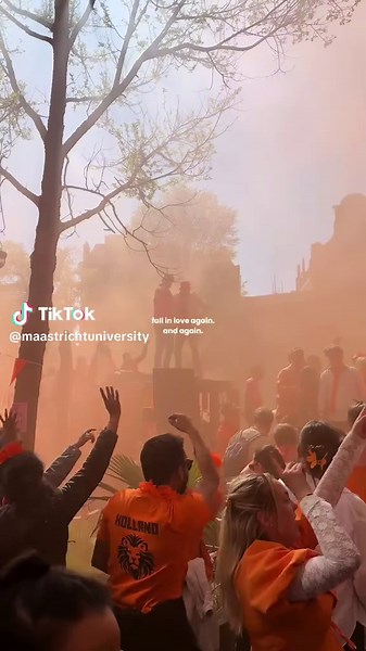 Falling in love with Maastricht on repeat 🔂 On International Students’ Day, we celebrate the global community that shapes UM every single day. To all our international students: you make this place extraordinary🥹❤️🌍🫂 #studentlife #internationalstudent #unistudent #studyabroad #unilife