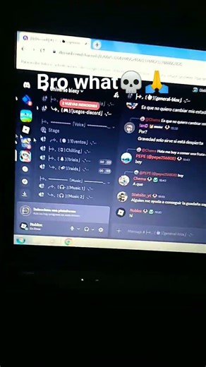 bro what discord roblox account🤨