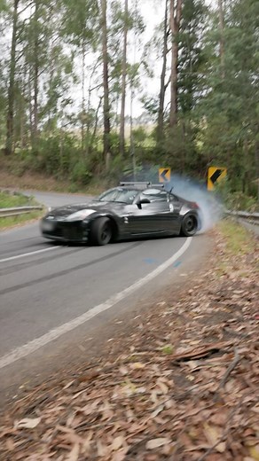 Benny Surge on Instagram: "dude big shout out to the anonymous guy (with a replica car) for sending me this footage 3 DAYS LEFT #drifting #350z"