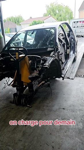 chargement de cette golf 7 gte #destruction #vhu #epave #volkswagen #golf7 #GTE