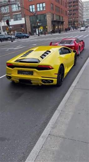 He waited at the light in his yellow Lamborghini, crowd watching… phones out… engines quiet 😮‍💨💛🚗 Then he revved. Once. Twice. LOUD. Everyone looked. He smiled. Next second… 💥 Straight into the back of a Ferrari F40 😭 From ‘watch this’ to ‘I’m finished’ in 3 seconds. Two dream cars. One bad moment. This is why you don’t flex at red lights 😳🔥 #InstantRegret #SupercarFail #ViralStory #expensive #viral