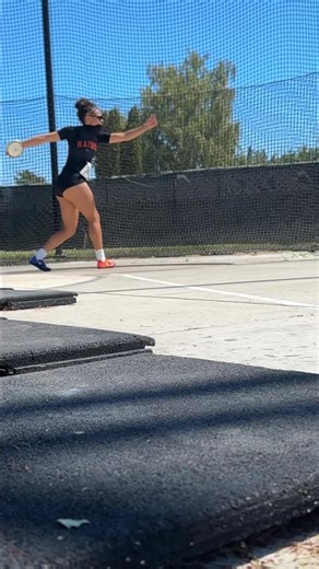 STATE CHAMPION: Rainier’s Janess Blackburn competes in the Class 2B girls discus at the State Track and Field Championships on Friday, May 30 at Zaepfel Stadium in Yakima. Blackburn earned the state title for the 2B girls discus. Congratulations, Janess! Full coverage of the state track championships: https://www.chronline.com/sports-stories/ | The Chronicle