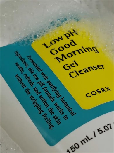 If your skin feels tight after washing… that’s the problem. Switch to a low pH cleanser that respects your barrier. The COSRX Low pH Good Morning Gel Cleanser deeply yet gently cleanses, balances oil, and keeps your skin comfortable — not dry. Clean skin. Balanced skin. Every morning. Shop now 🫶 #GentleCleanser #COSRX #LowPH #SkincareRoutinePH #BarrierCare