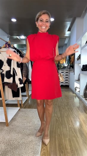 💋 ᴅɪᴀʀɪᴏ ᴅᴇ ᴜᴍ ʙᴀᴛᴏᴍ 💋 on Instagram: "Tinha ainda estes looks para mostrar da @_urbangold Sei que já não fui a tempo das festas de Natal ou da passagem do ano, mas qualquer um dos looks ou das peças são intemporais. Qual gostam mais?! Quem sabe ainda as encontram em saldo. Beijinhos enormes e sejam muito felizes #parceria #urbangold #colinasdocruzeiro #lookfesta #lookcasual"