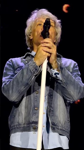 Bon Jovi performing "I’ll Be There for You" live during the Forever Tour