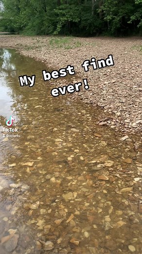 You like hunting for geodes? Look at this monster geode I found. One of the biggest geodes I ever found. #HausLabsFoundation #trending #rockhound #geodecracking #geode #geodes#fun#crystals say hi in the comments for part 2 I will tag you. What will be inside the cracked geode.