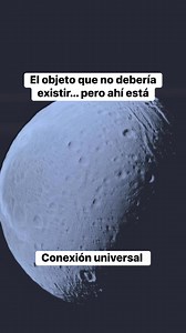 Esto es simulación CGI, pero representa uno de los mayores misterios del espacio: pequeños cuerpos orbitando algo que ni siquiera debería tener la fuerza para retenerlos. A veces el universo rompe sus propias reglas. ✨ ¿Quieres otro misterio imposible del espacio? 🚀 #Astronomy #Zoom #CGI #Universe #Space | Conexión Universal